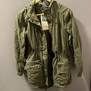 Garage military style parka. Size medium.
